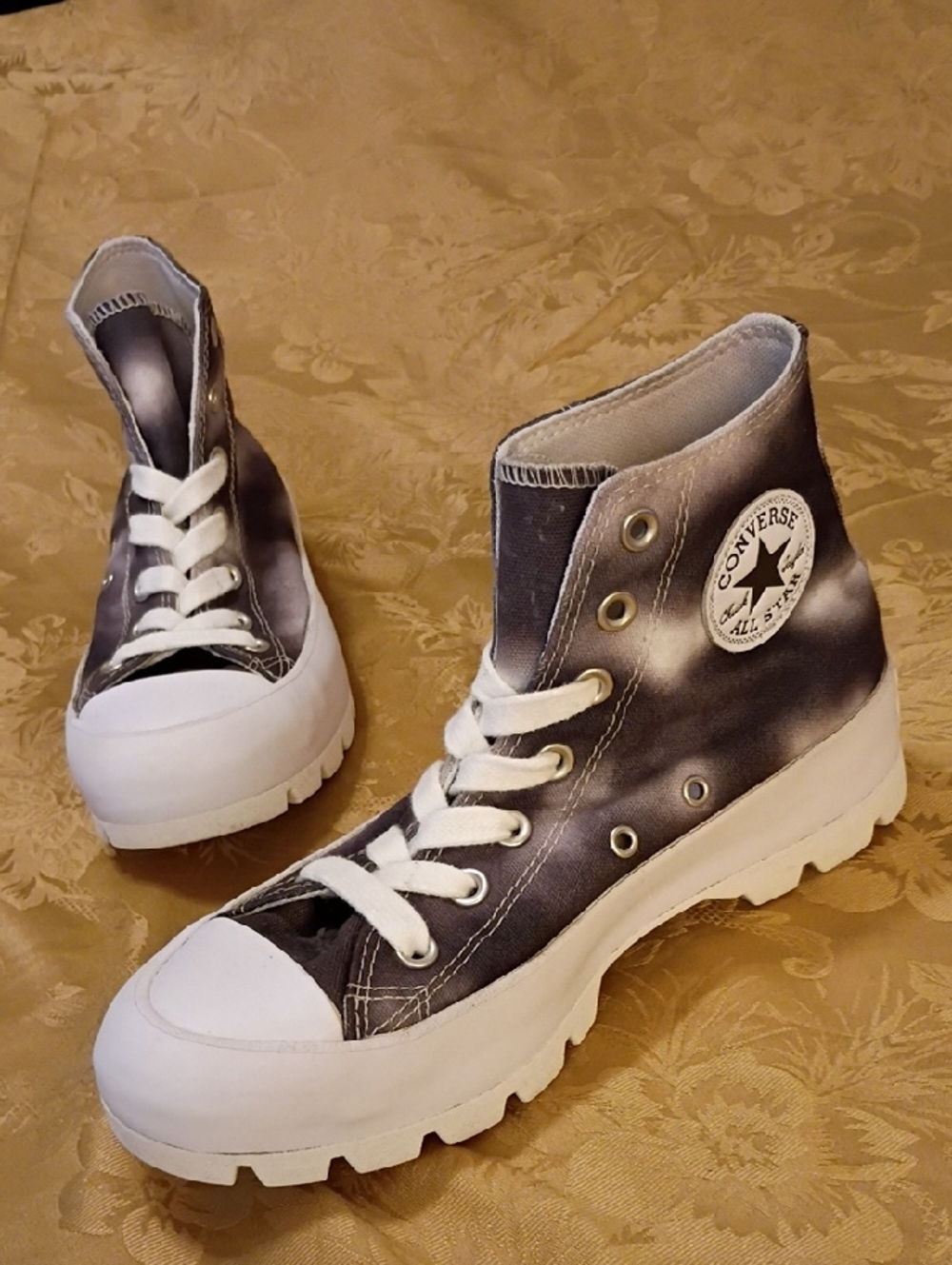 Converse Platform Chuck Taylor High-Top  in Black & White Women's 8.0 Men's 6.0